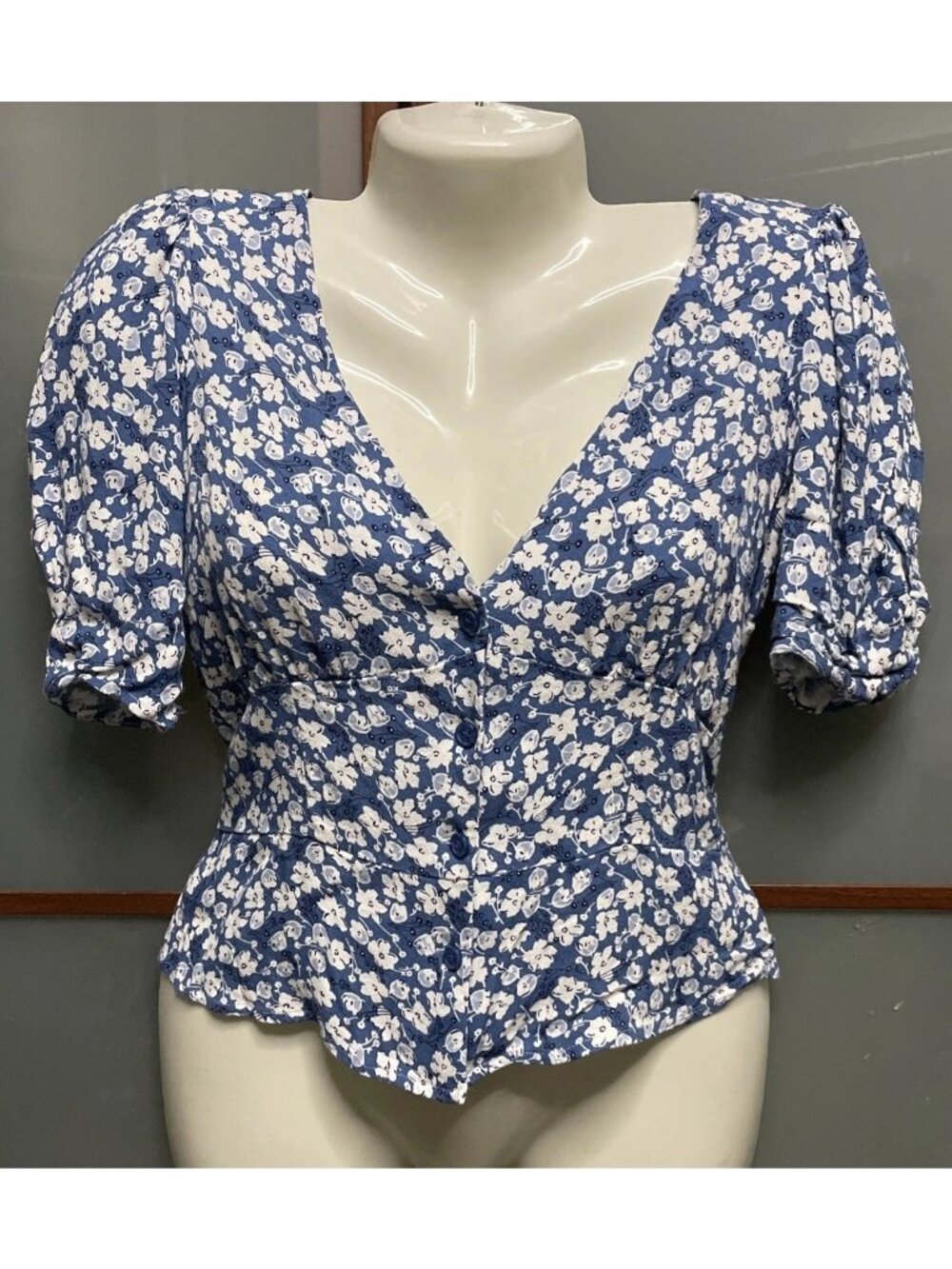 Reformation Madeline Blue Floral V-Neck Cropped Top Cottage Peasant Boho Blouse